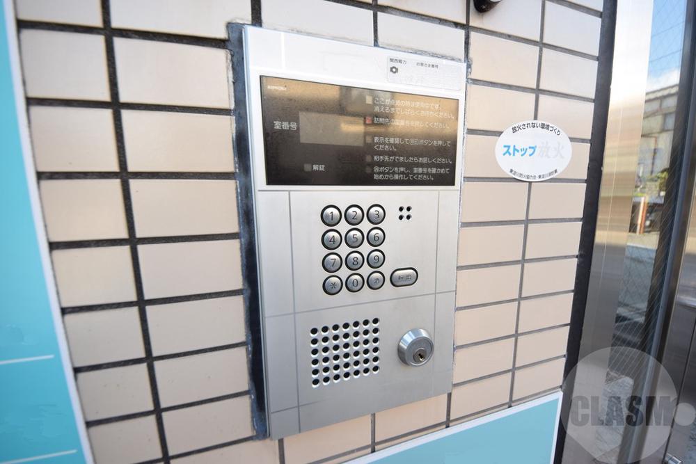 23/30 エントランス