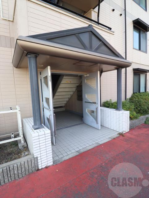 22/30 エントランス