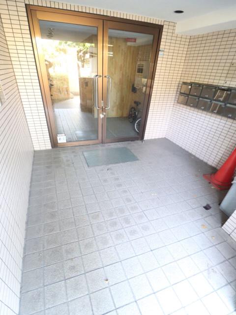 21/29 エントランス