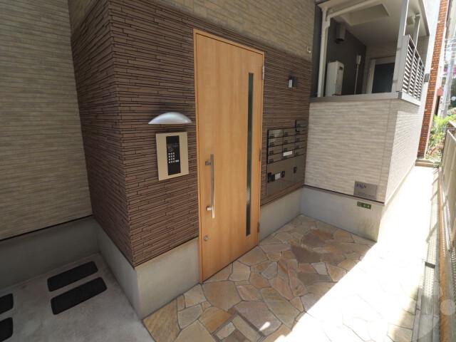 22/29 エントランス