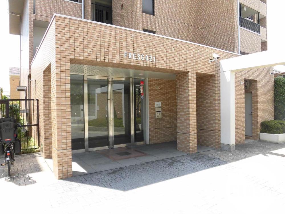 25/30 エントランス