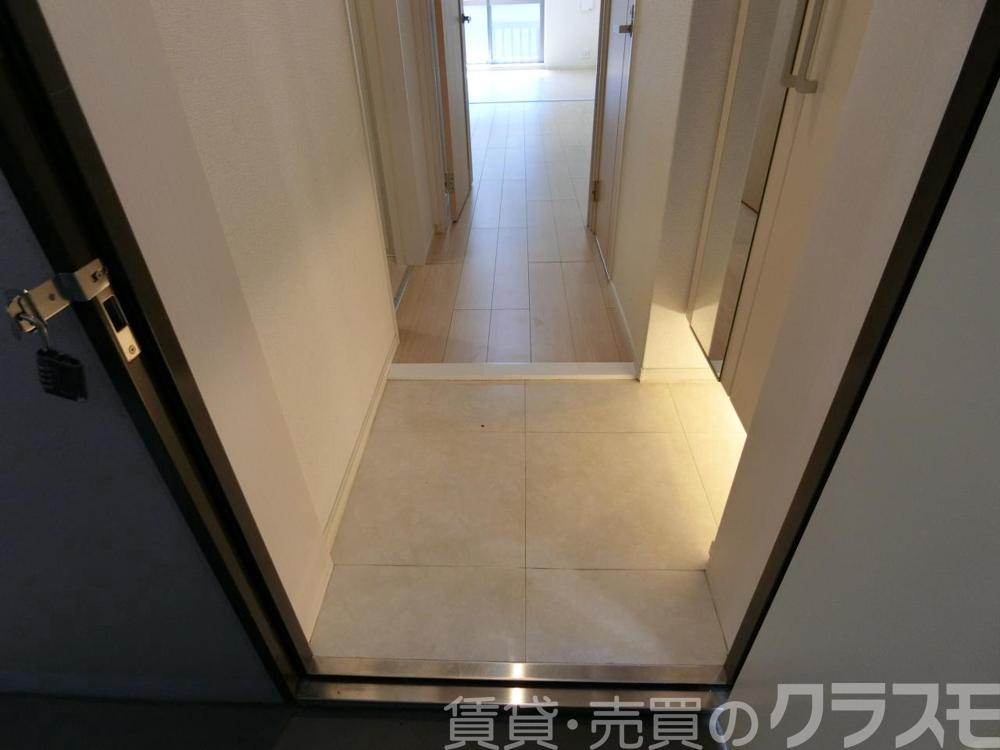 16/30 玄関