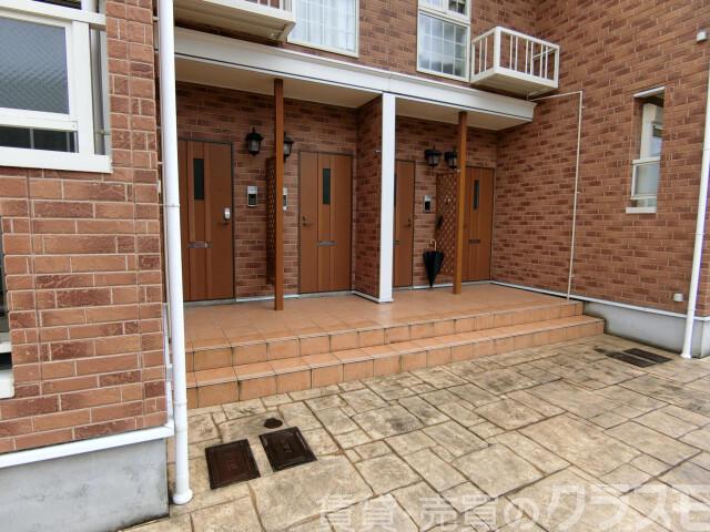 28/30 エントランス