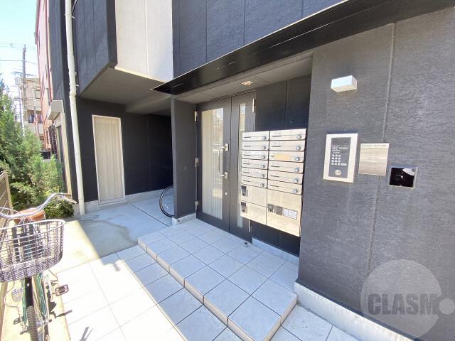 20/30 エントランス