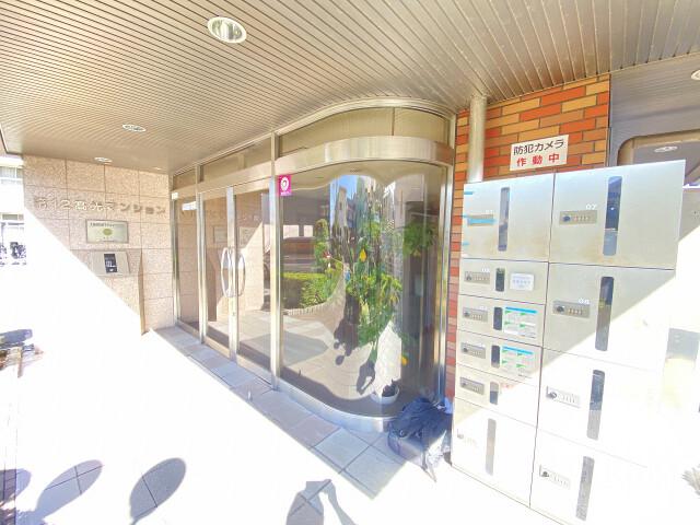 20/29 エントランス