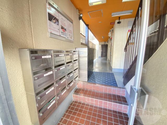 13/22 エントランス