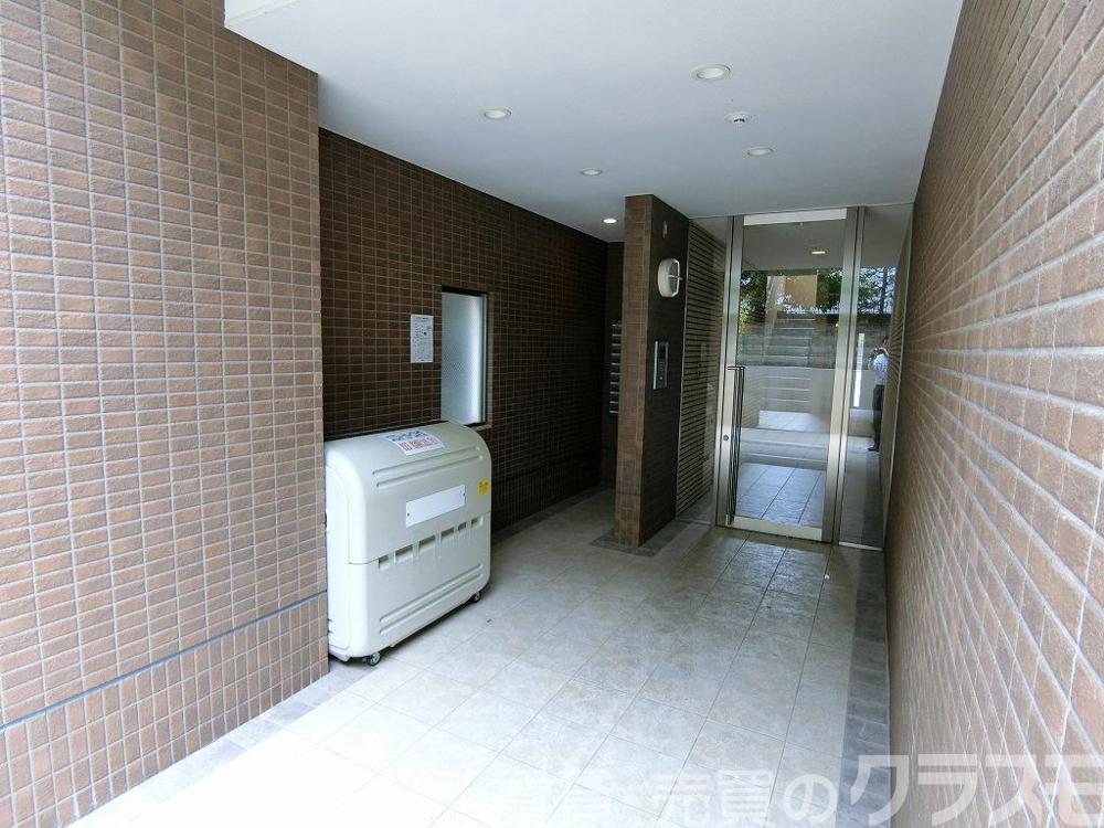 28/30 エントランス