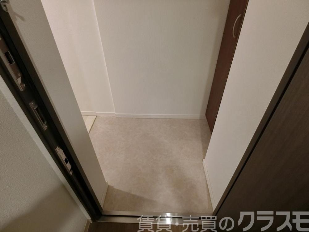 14/30 玄関