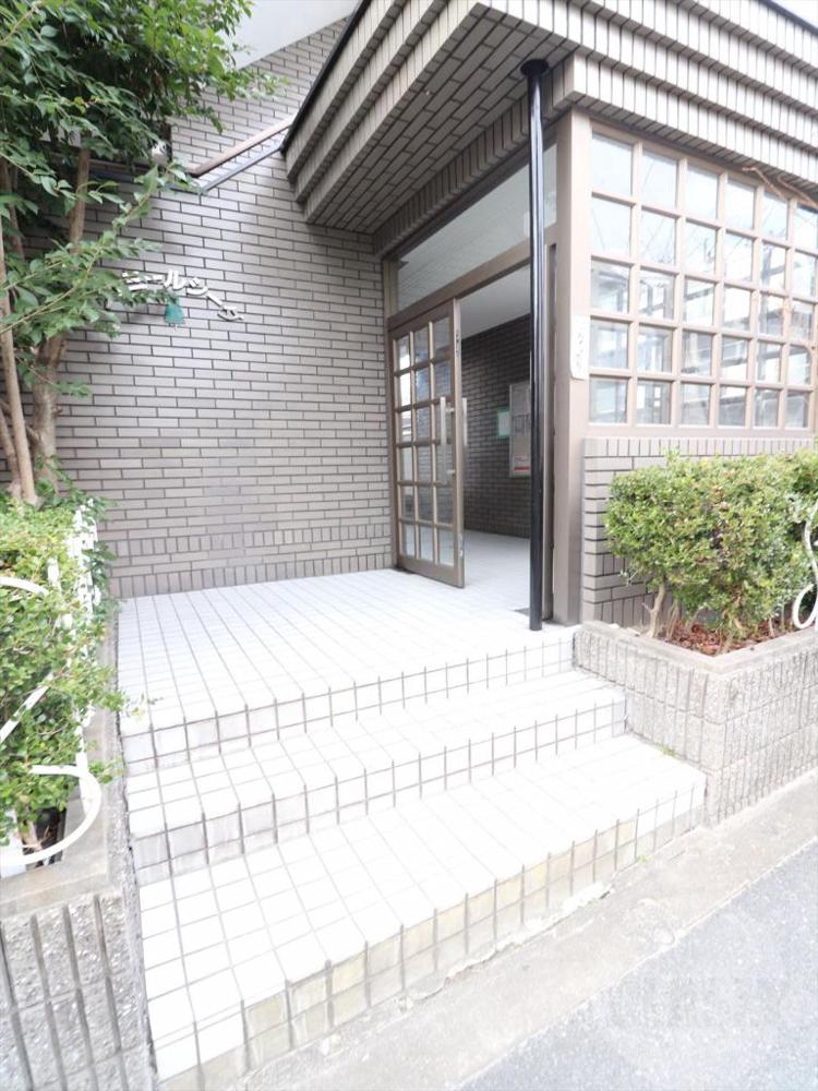 22/29 エントランス