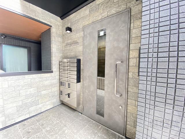 14/20 エントランス