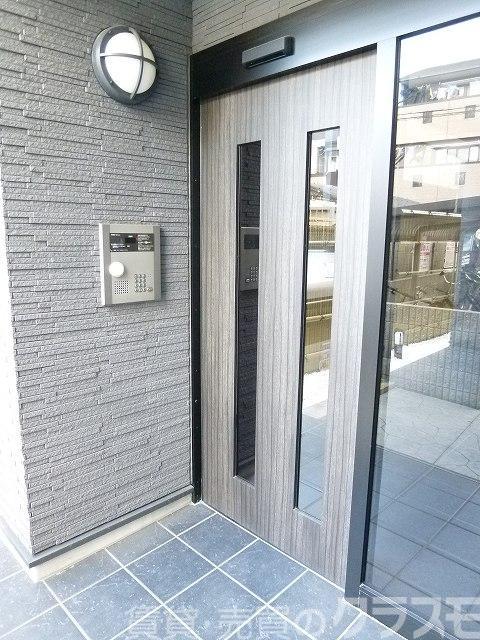 30/30 エントランス