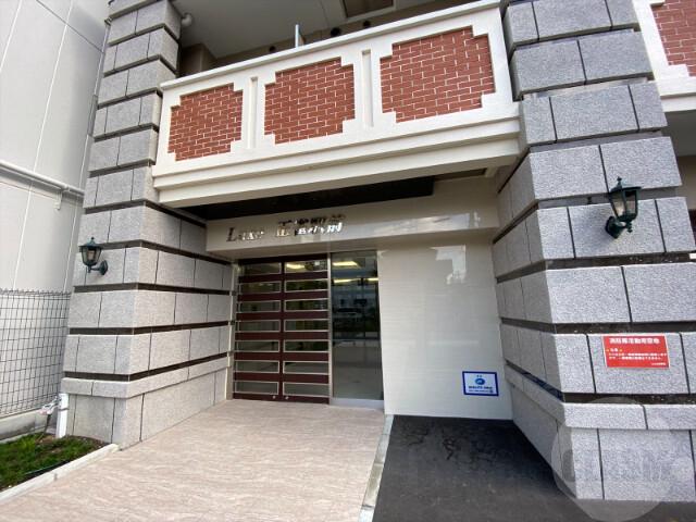 22/30 エントランス