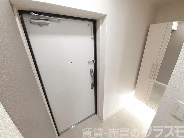 16/30 玄関