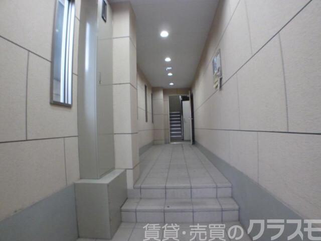 28/30 エントランス