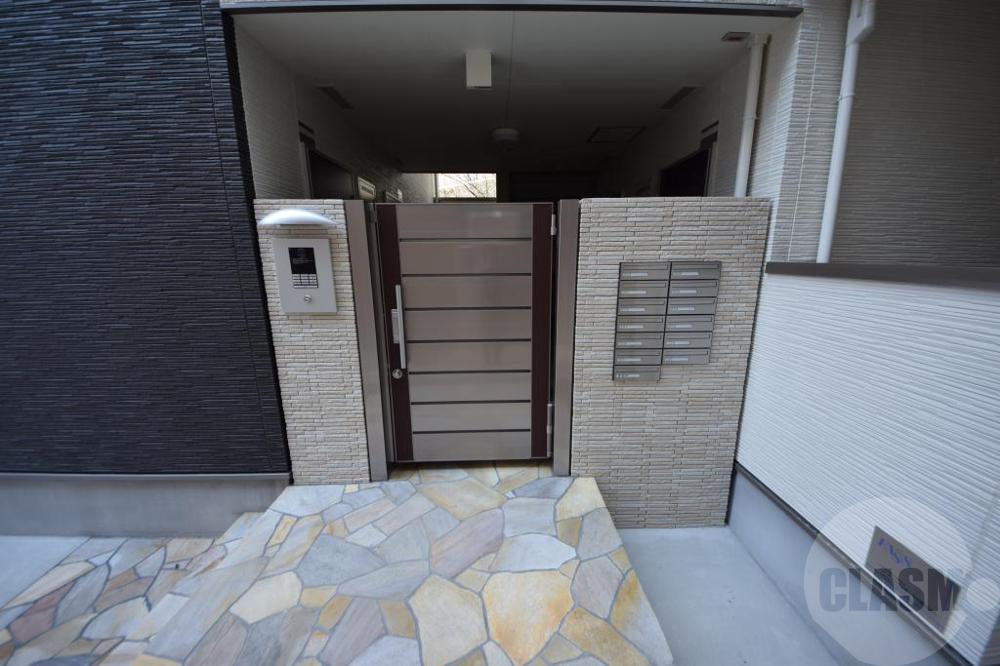 22/30 エントランス