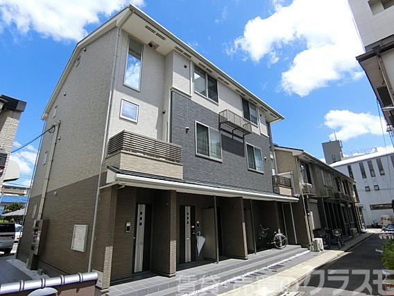 30/30 エントランス