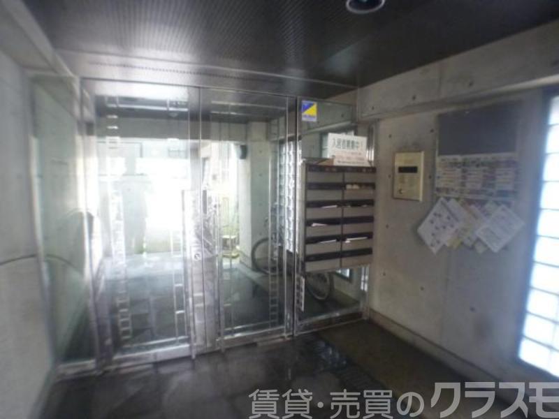 28/30 エントランス