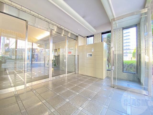 23/30 エントランス