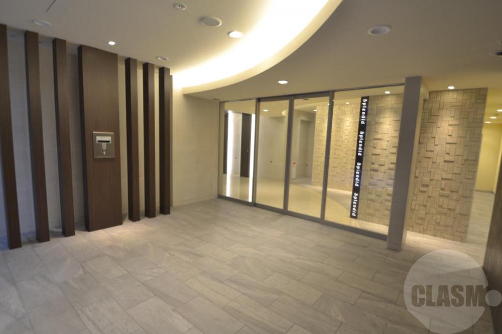 19/30 エントランス