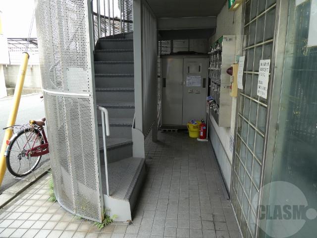 17/19 エントランス