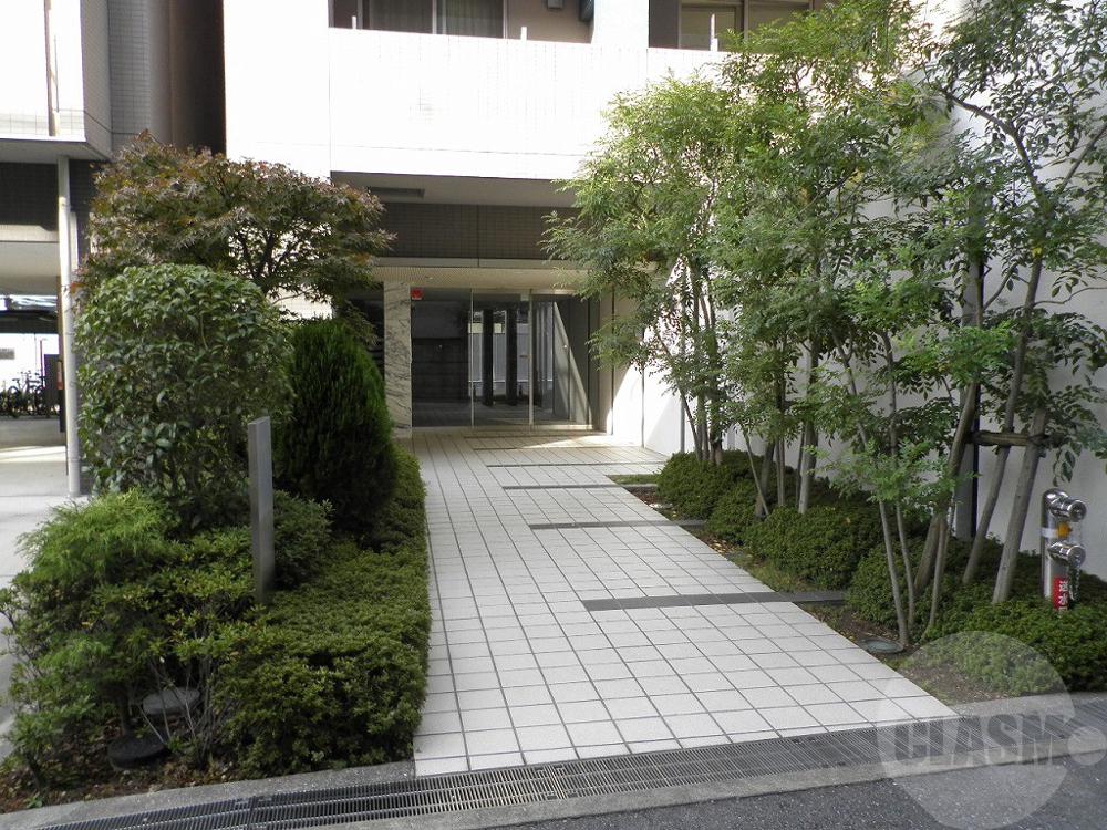 20/30 エントランス