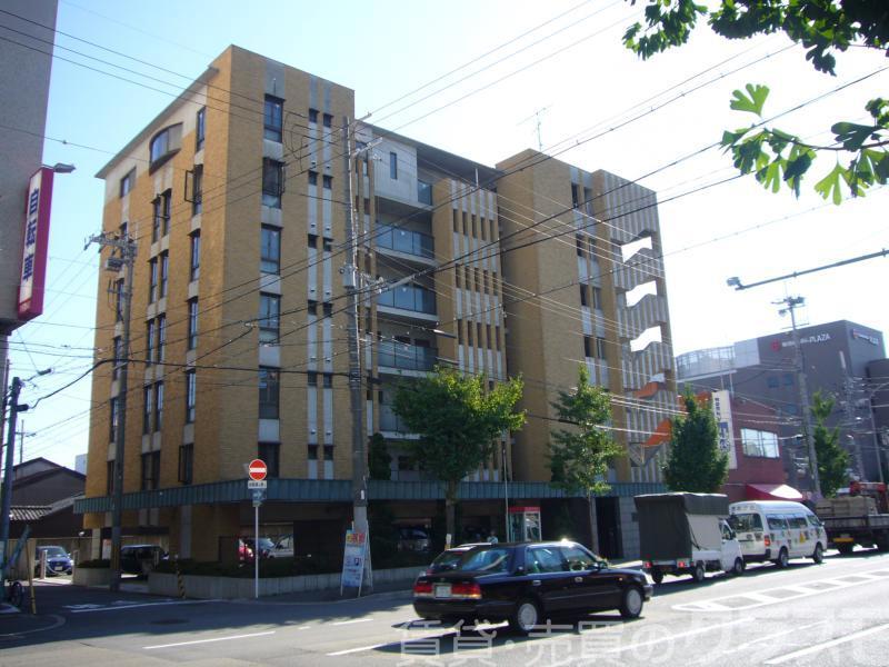 30/30 エントランス