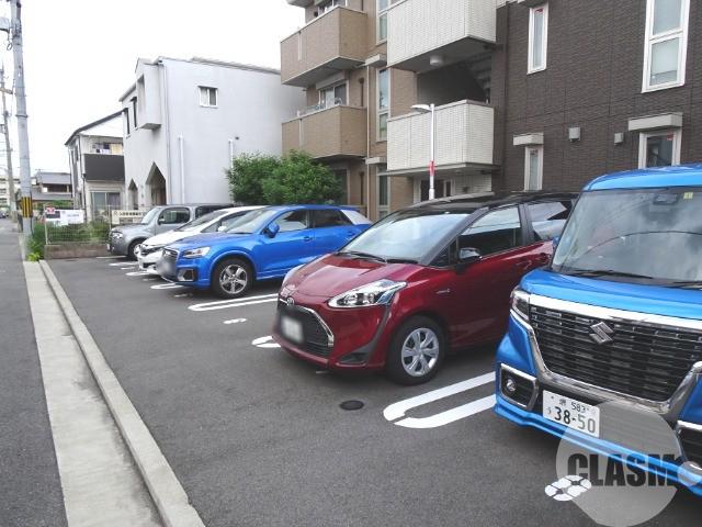 14/26 駐車場