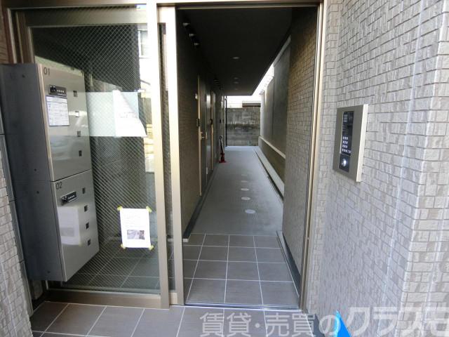 28/30 エントランス