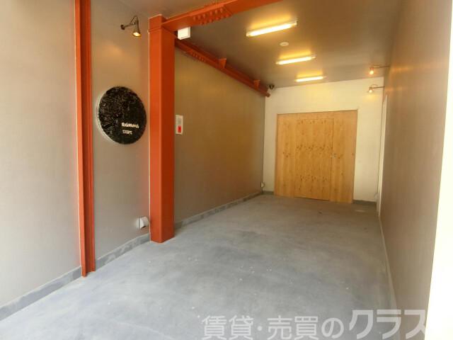 28/30 エントランス