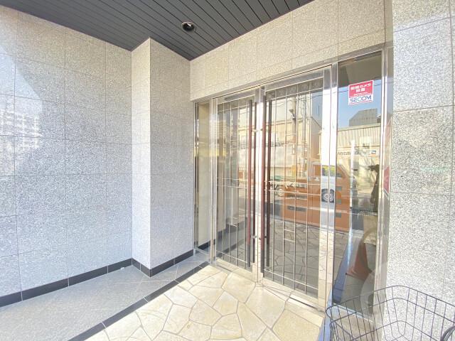 16/25 エントランス