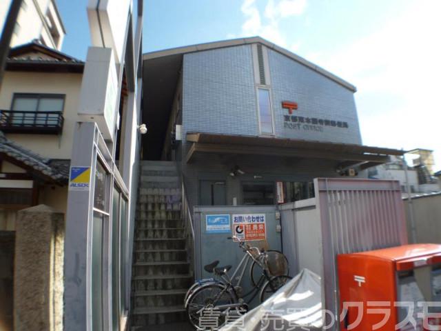 28/30 エントランス