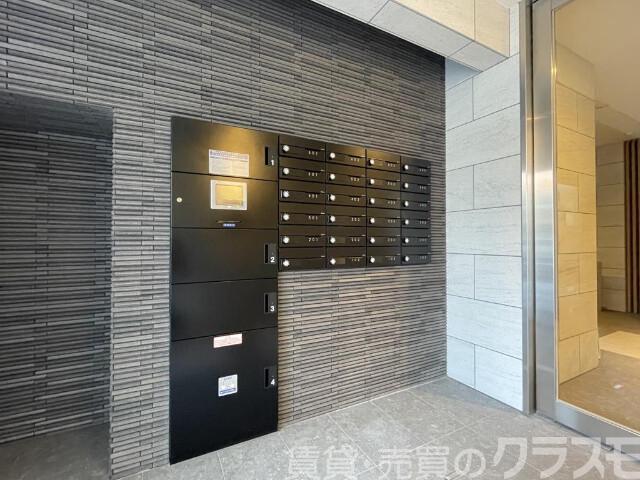 23/30 エントランス