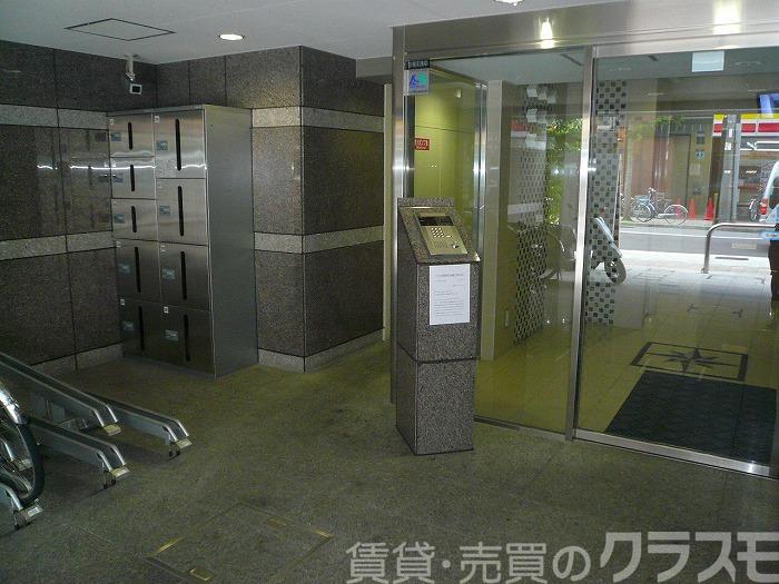 28/30 エントランス