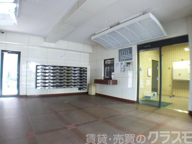 28/30 エントランス