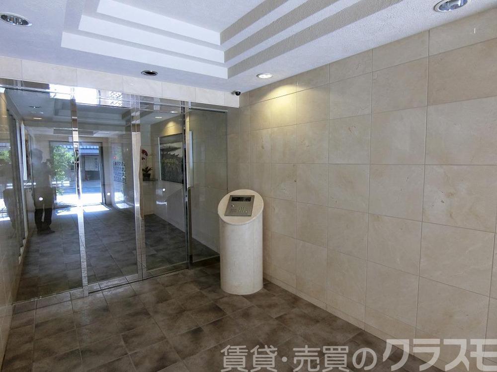 28/30 エントランス