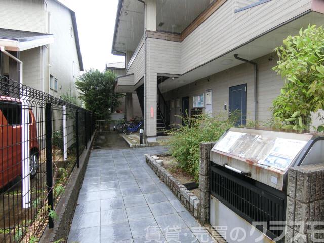 28/30 エントランス