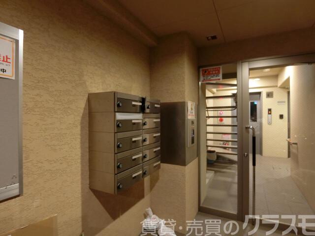 28/30 エントランス