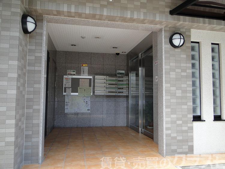 30/30 エントランス