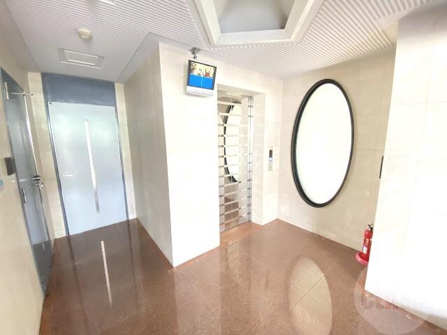 20/30 エントランス