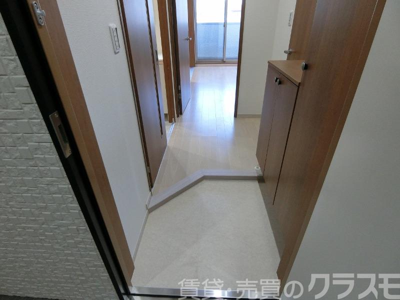 16/30 玄関