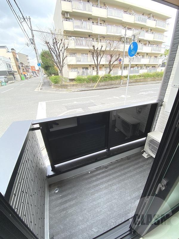 13/23 バルコニー