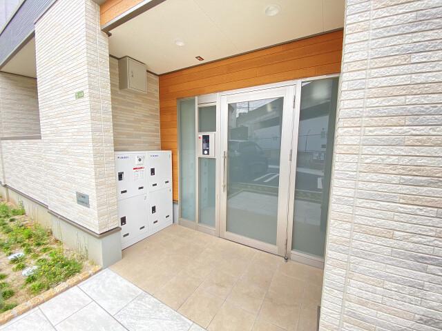 18/30 エントランス