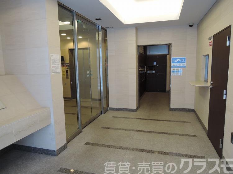 28/30 エントランス