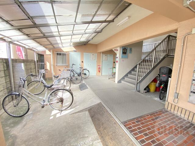 14/23 エントランス