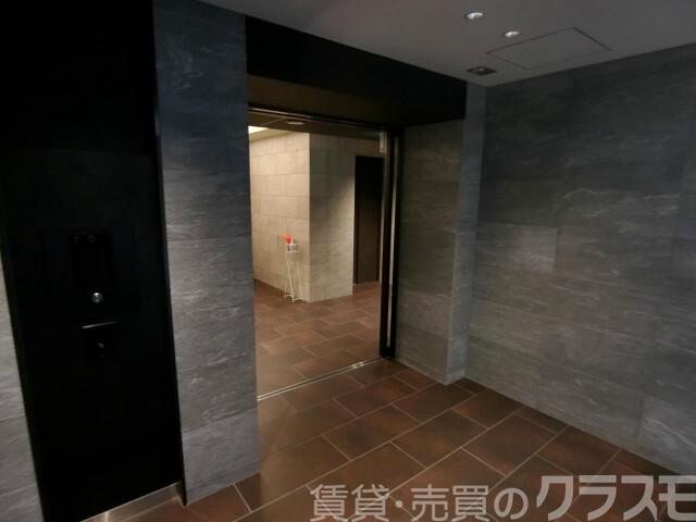 2/4 エントランス