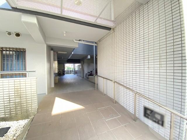 20/29 エントランス