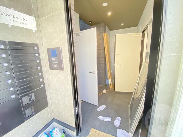 16/23 エントランス