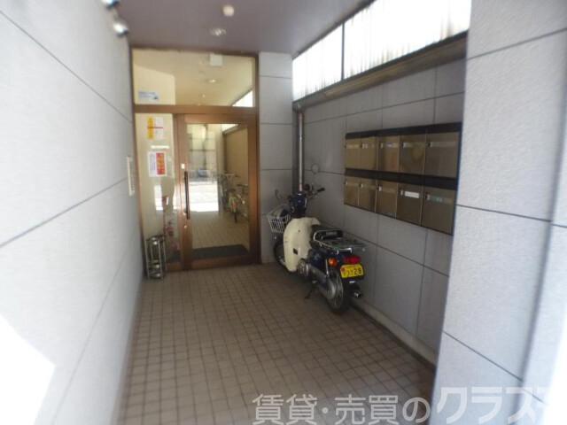 2/2 エントランス