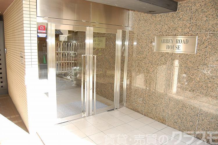 28/30 エントランス