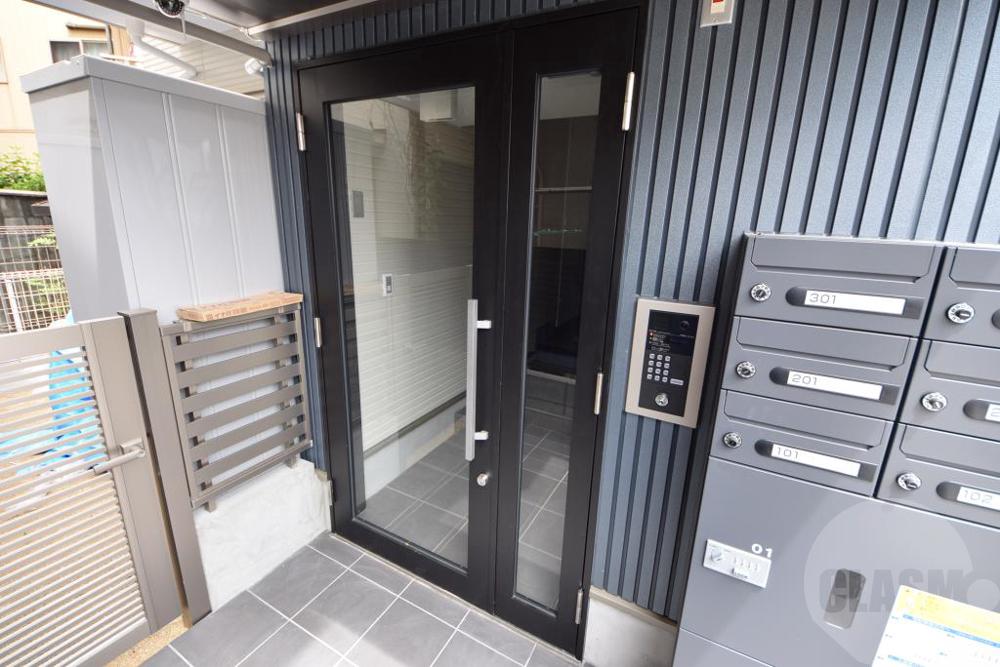 20/30 エントランス